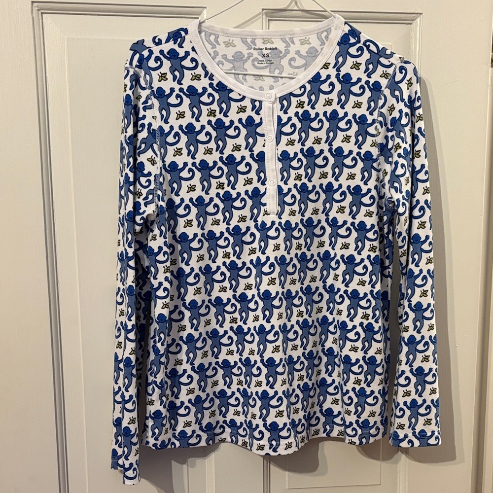 Roller Rabbit Blue and white Monkey Print pj Top- women’s XS - 100% cotton